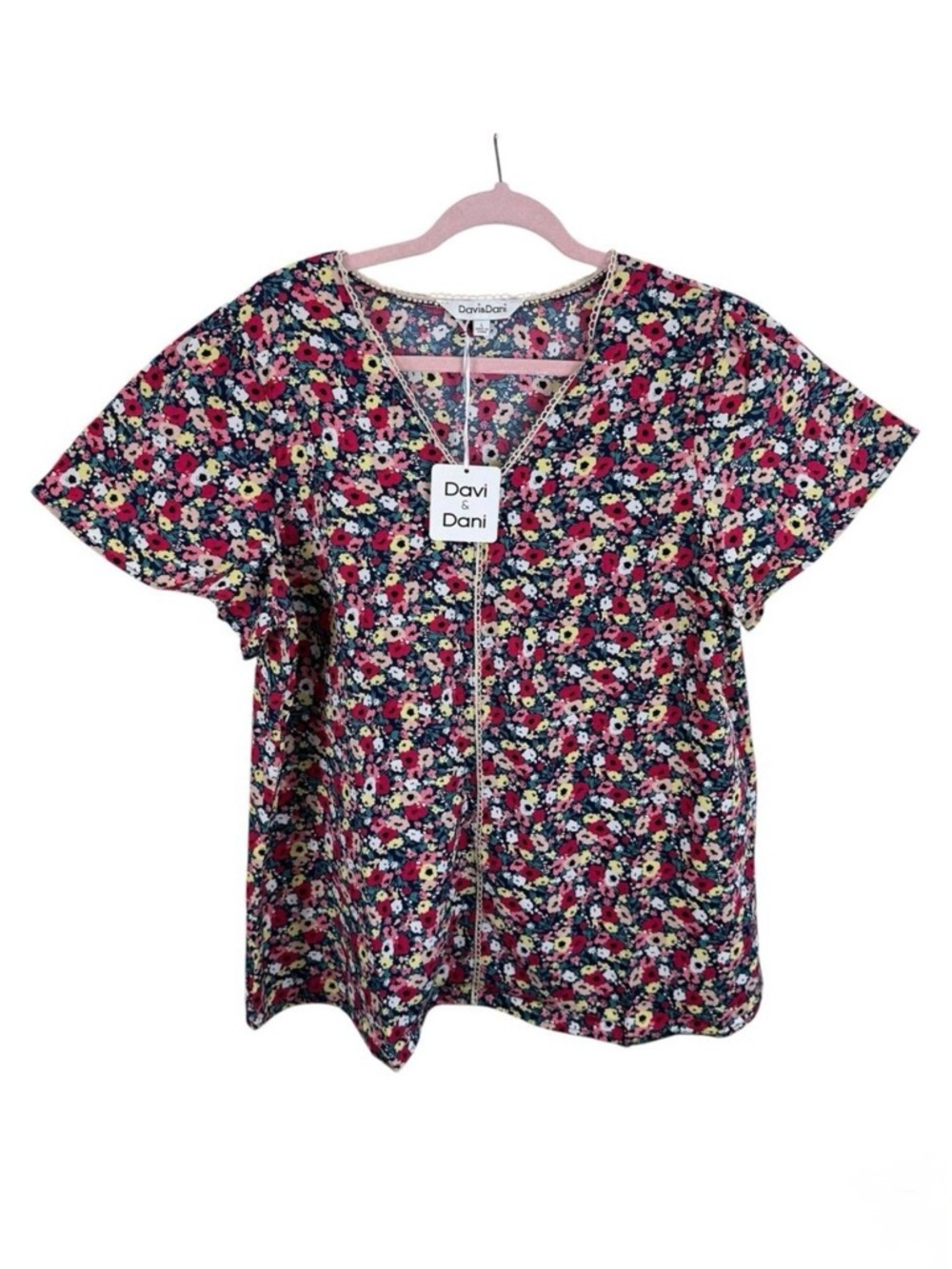 Davi & Dani NWT Colorful Floral‎ V-Neck Short Sleeve Lightweight Blouse Large